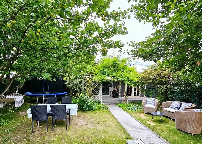 With Pool - Big Garden - Barbecue - Free Parking