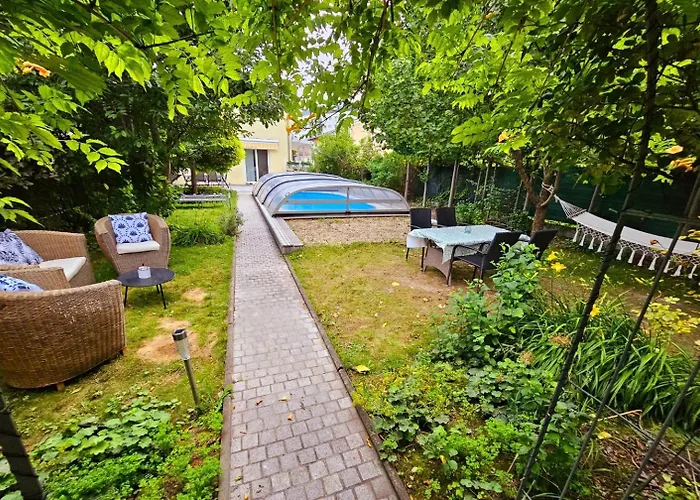 With Pool - Big Garden - Barbecue - Free Parking *