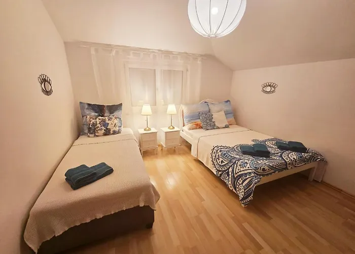 With Pool - Big Garden - Barbecue - Free Parking