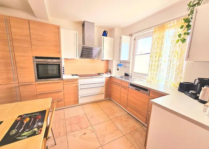 Villa With Pool - Big Garden - Barbecue - Free Parking