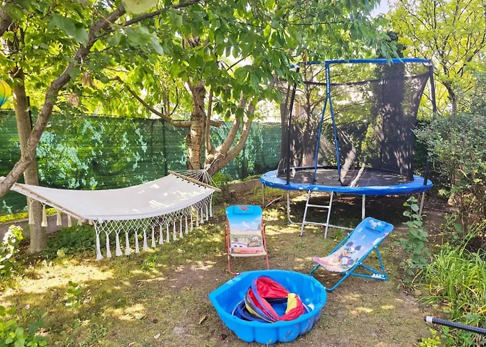 With Pool - Big Garden - Barbecue - Free Parking